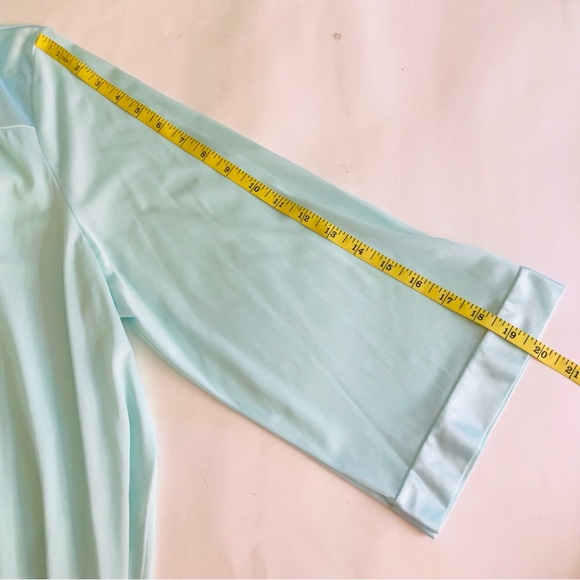 Vanity Fair Woman’s Embroidered Satin Semi-Shear Nightgown Robe Plus Size 2XL - Picture 9 of 10